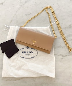 PRADA Wallet on Chain Clutch Beige/Gold
