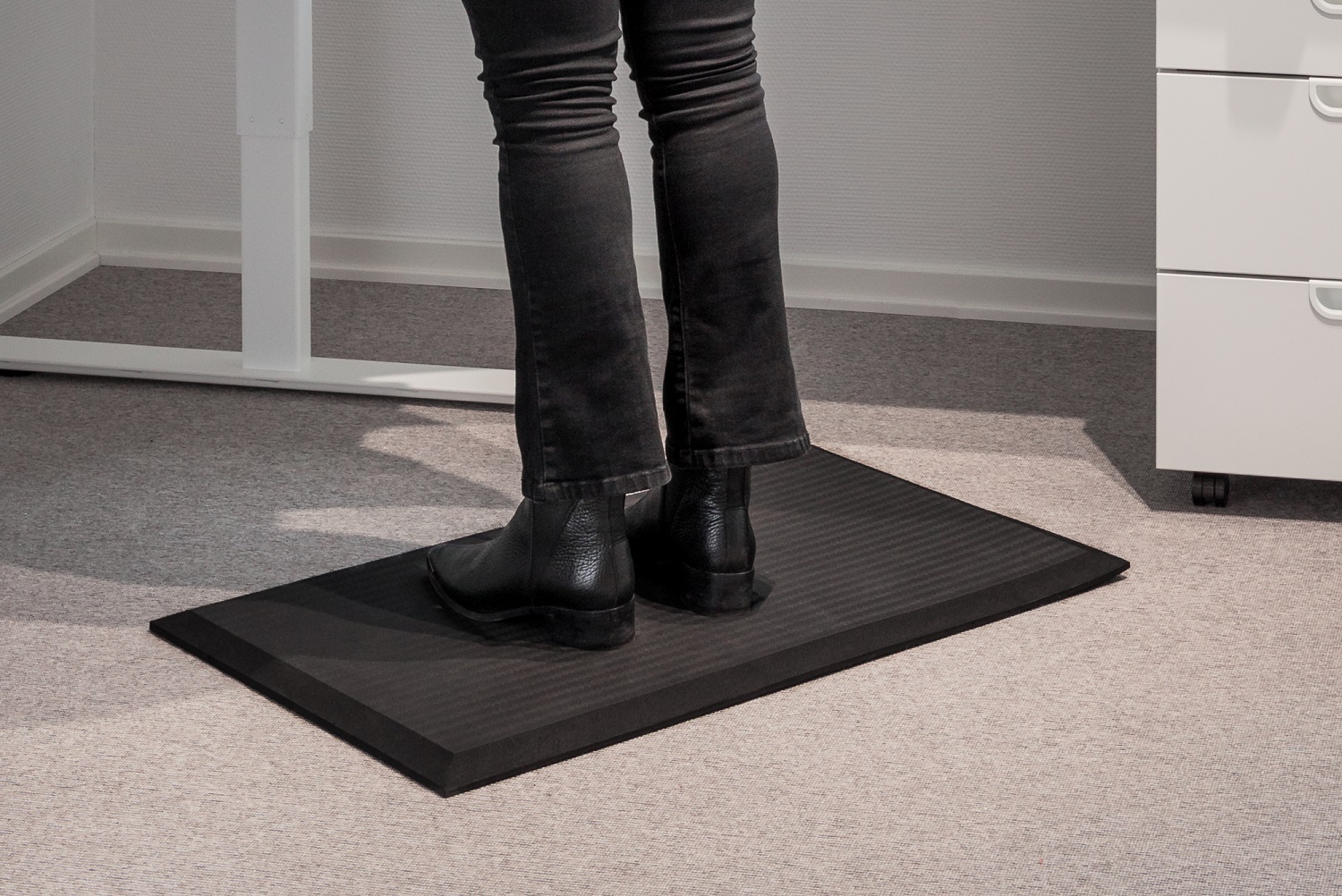 Tpe-step ergonomic anti-fatique mat black 46x76cm