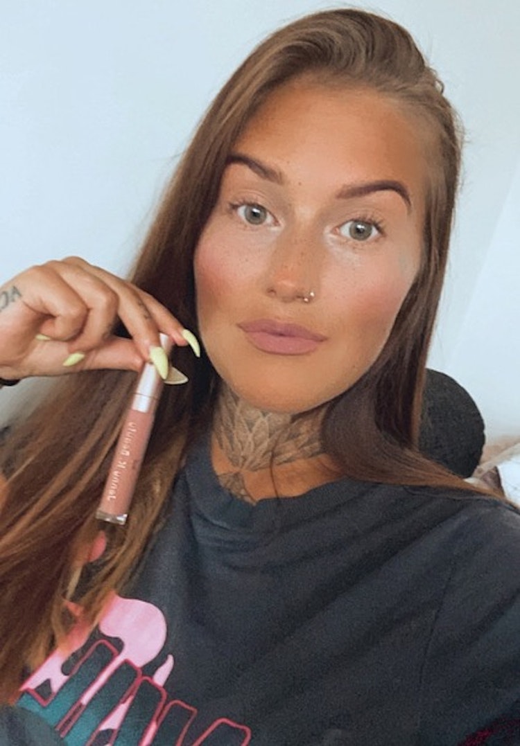 Perfect Matte Liquid Lipstick 02. Nordic Nude