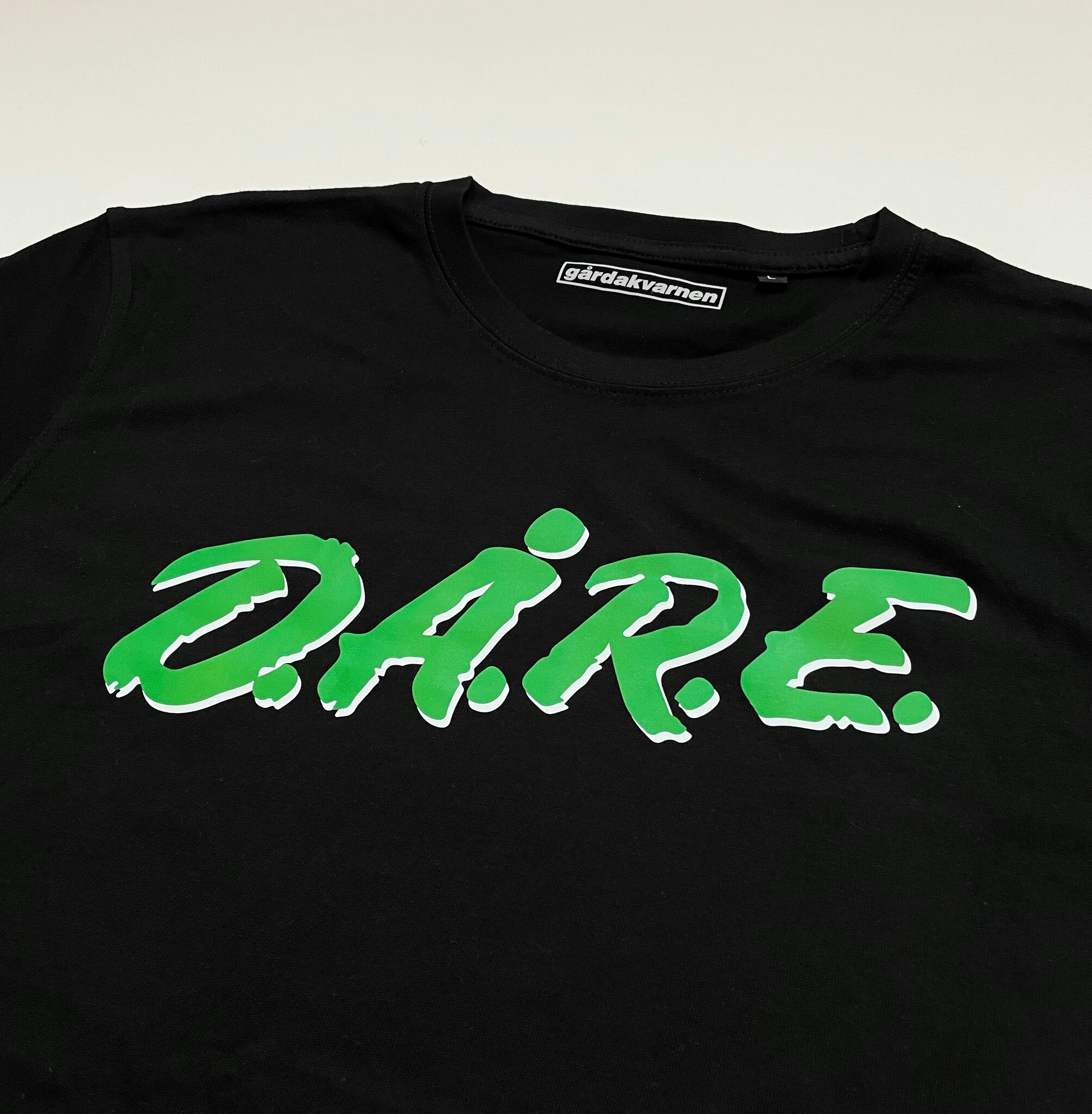 T-SHIRT: D.Å.R.E