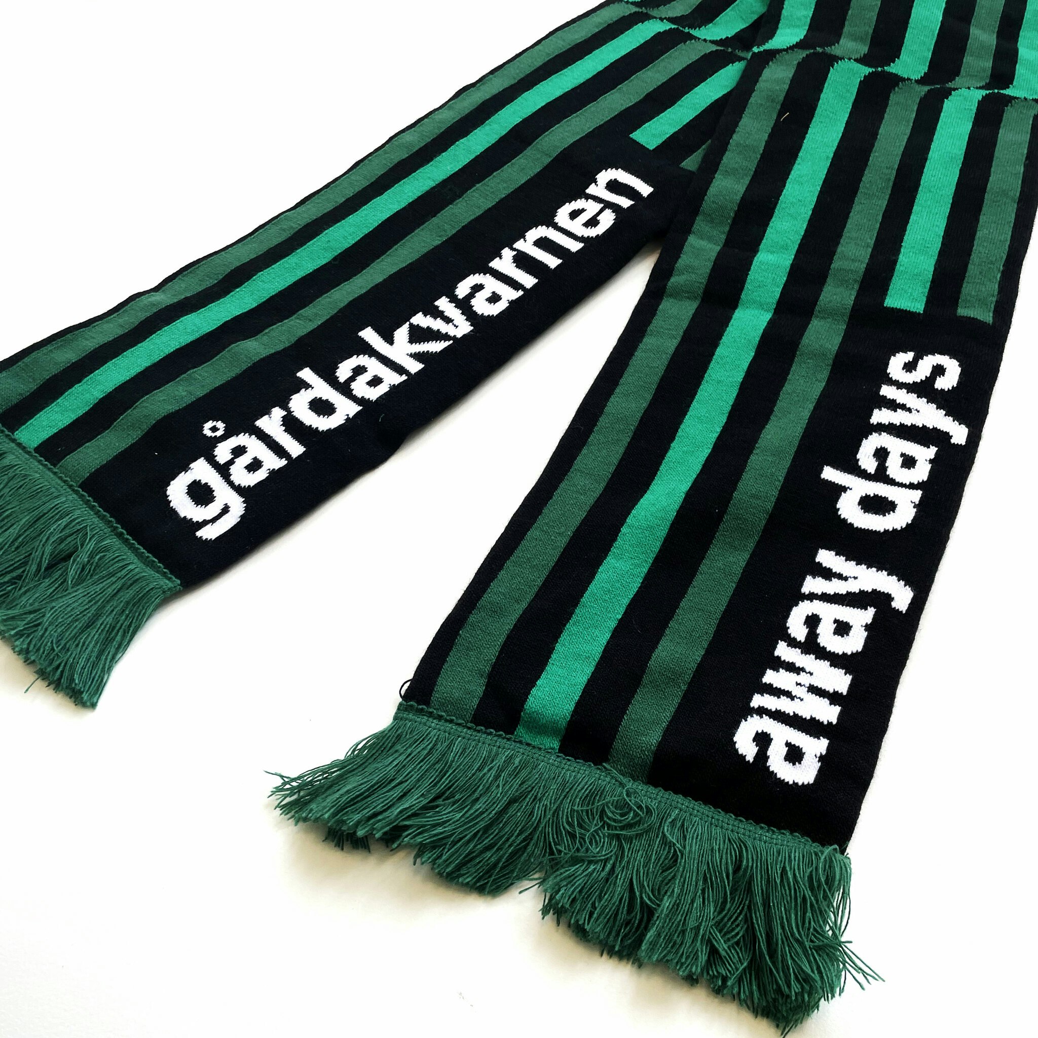 HALSDUK: AWAY DAYS