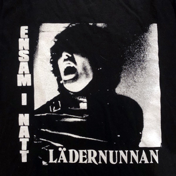 LÄDERNUNNAN / THE LEATHER NUN Ensam I Natt (S) (USED) T-SHIRT