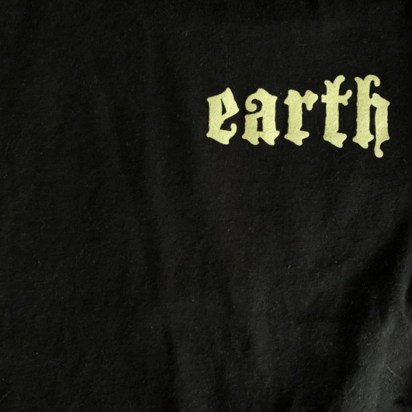 EARTH Primitive and Deadly (S) (USED) T-SHIRT