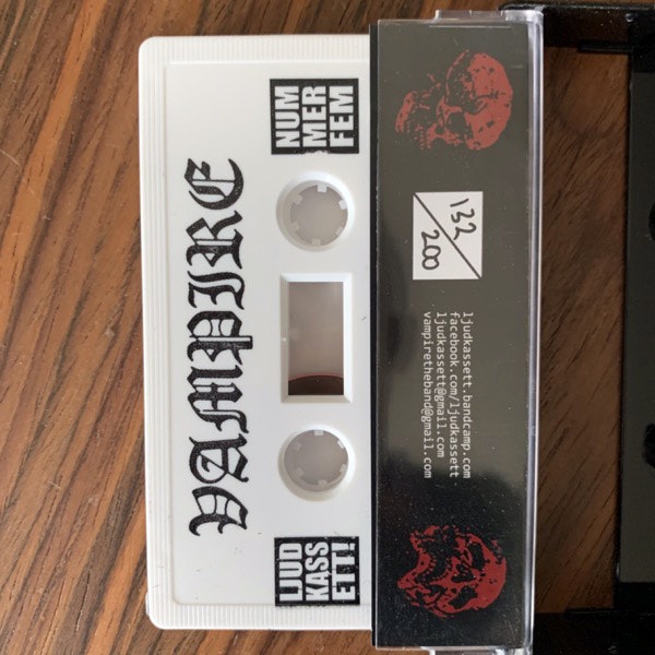VAMPIRE Vampire (White cassette) (Ljudkassett - Sweden original) (NM) TAPE