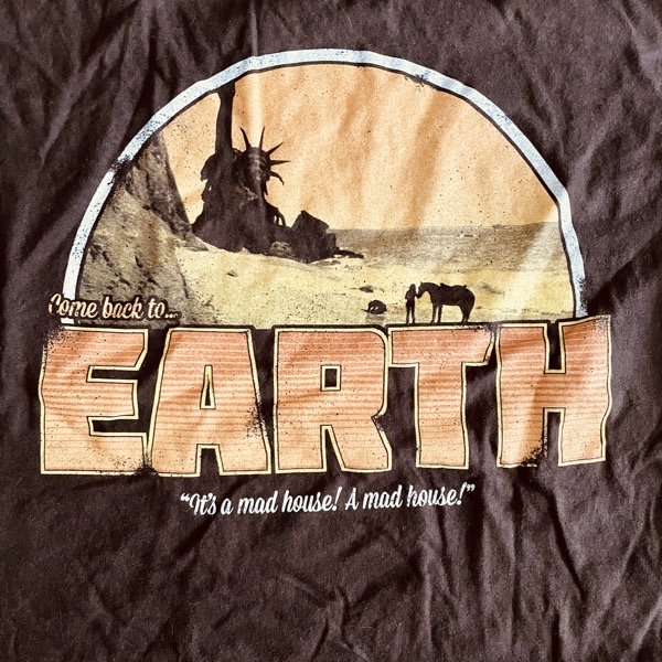 PLANET OF THE APES Earth (L) (USED) T-SHIRT