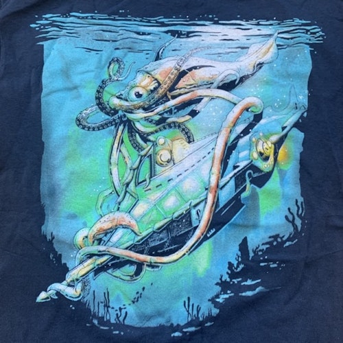 CAPTAIN NEMO Giant Squid (S)  T-SHIRT