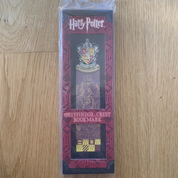 HARRY POTTER Gryffindor Crest Bookmark