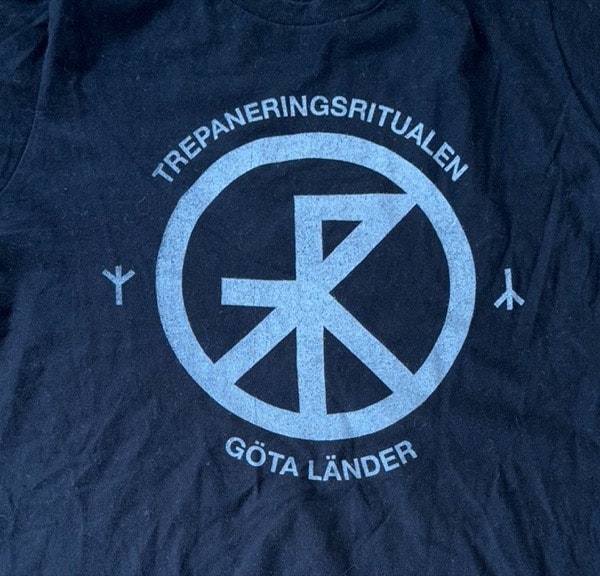 TREPANERINGSRITUALEN Göta Länder (M) (USED) T-SHIRT
