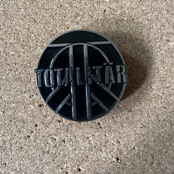 TOTALITÄR Logo (NM) METAL PIN