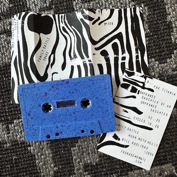 FAMILY BATTLE SNAKE / PAX TITANIA Split (Sound Holes – UK original) (NM) TAPE