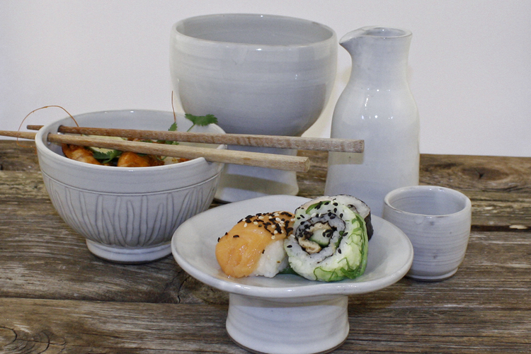 keramikfat i japansk stil, japansk keramik webshop, japansk keramik, webshop med asieninspirerad handgjord keramik, handgjord keramik i stengods, webshop