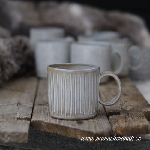 Lisa - Kaffe-/temugg "Smal rand"- Handgjord keramik i stengods