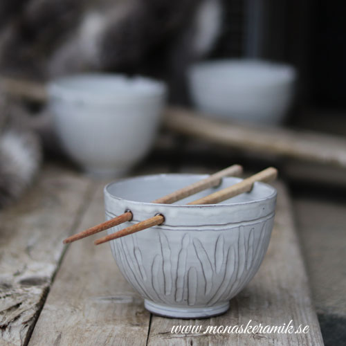 keramikskål, handgjord keramikskål, skål i japansk stil, risskål, asiatisk keramik, asiatisk skål, skål för ätpinnar, risskål webshop, asiatisk keramik webshop