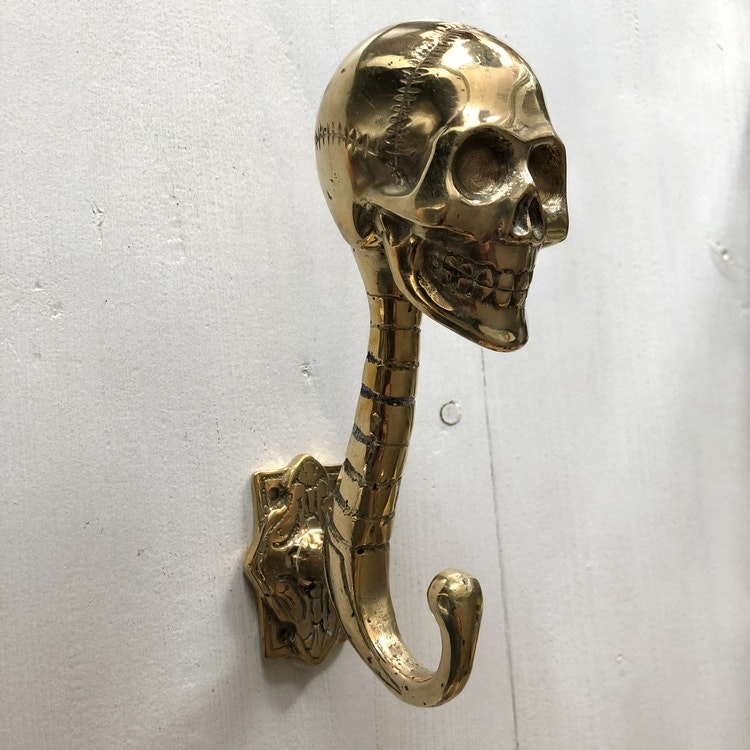 Väggkrok guldfärgad 17cm - skull