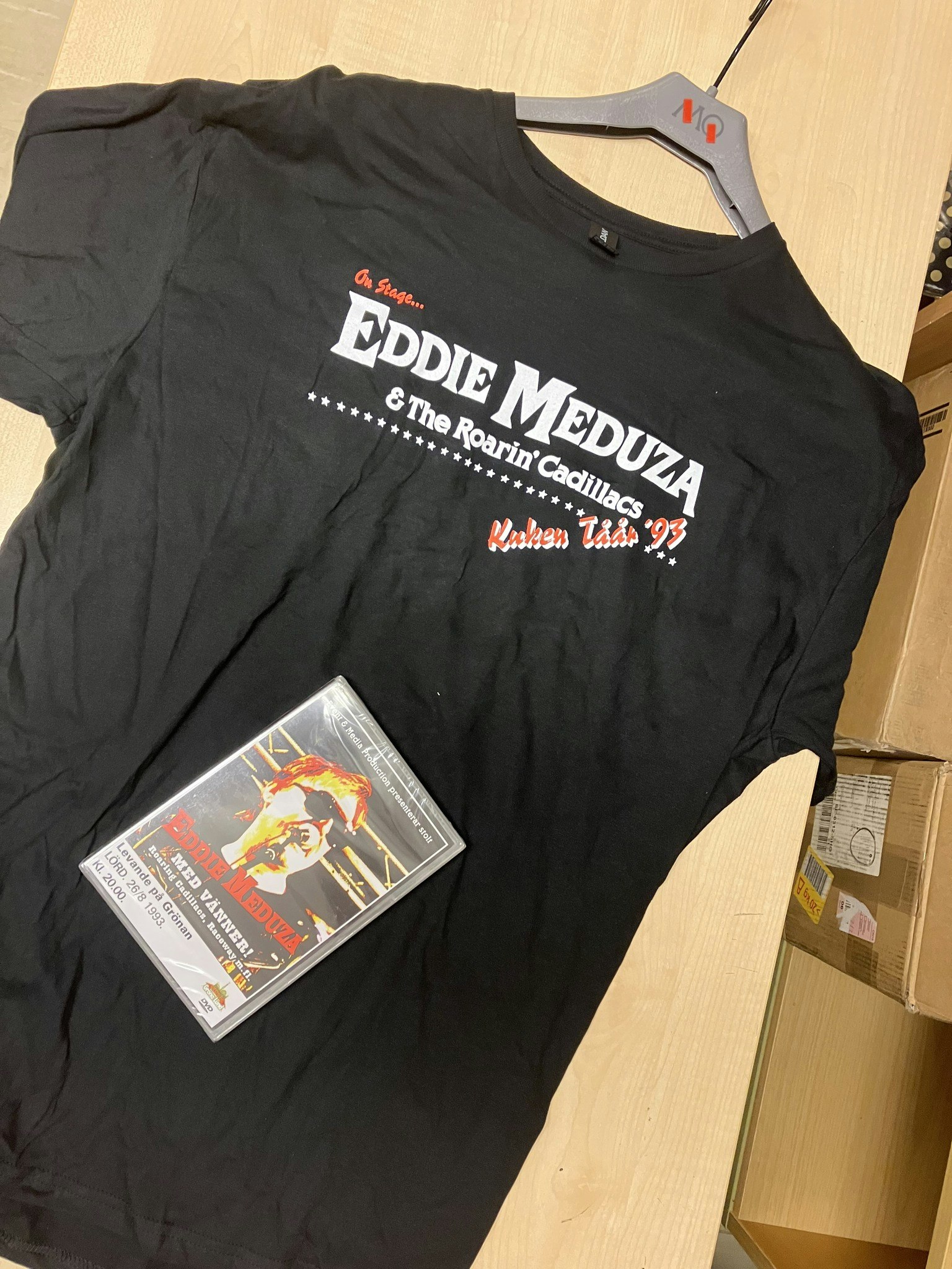 Eddie Meduza T-shirt  30 år Jubileum samt DVD Grönalund 30 år jubileum