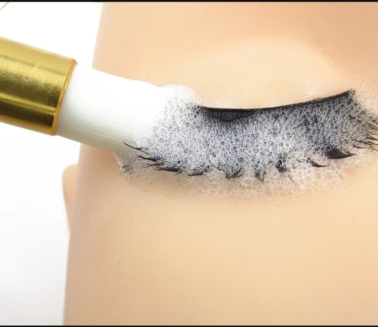 Eyelash Cleaning Brush