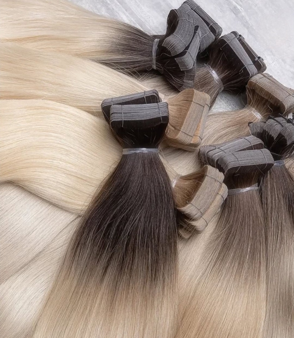 Tape Extensions -# 4/24 Blonde Ombre