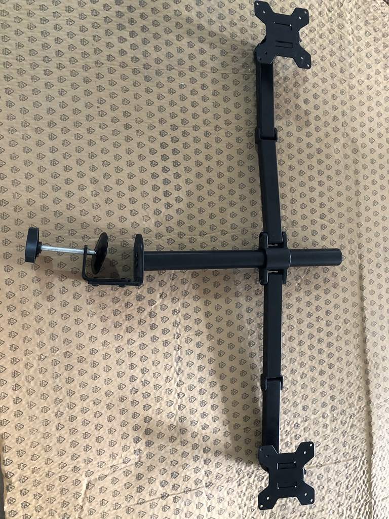Charmount Dubbel Skärmhållare – Justerbart Fäste för 10''–30'' Skärmar, Maxbelastning 8kg