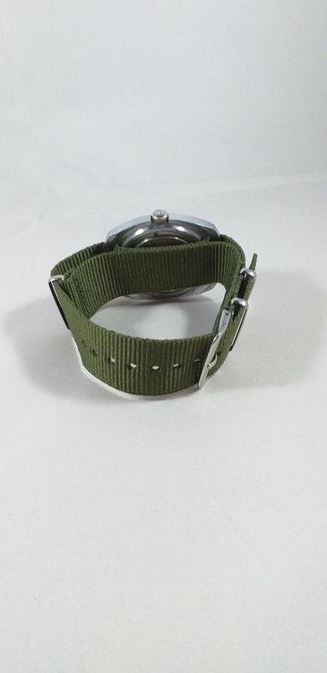 Vostok - Boctok - 17 Kamhen - Mekaniskt urverk - grönt nato-armband