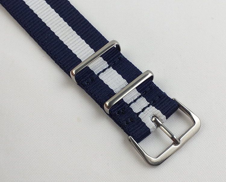 NATO armband Marinblått och vit - Bredd 20 mm