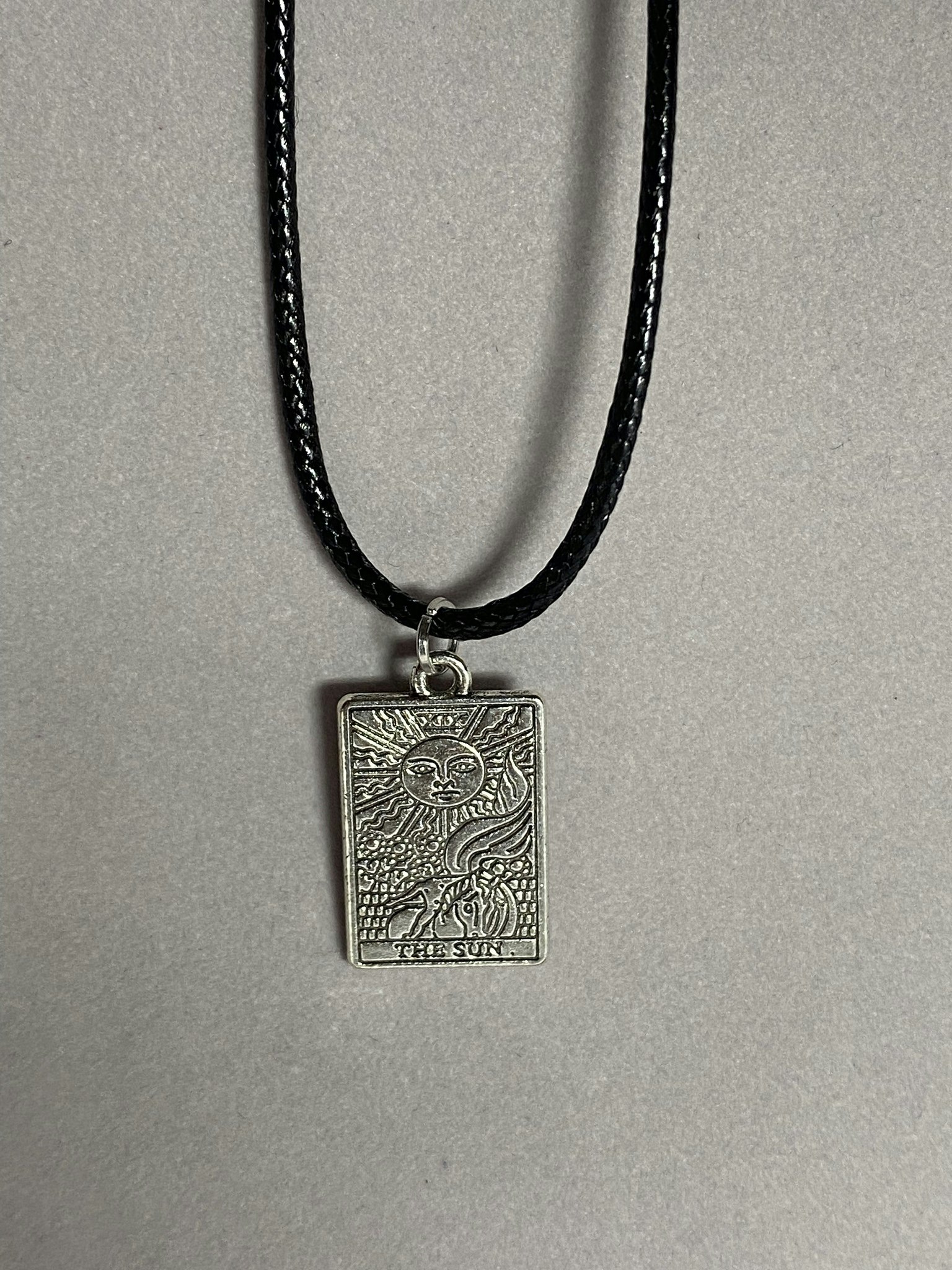 Tarot Solen charmsmykke