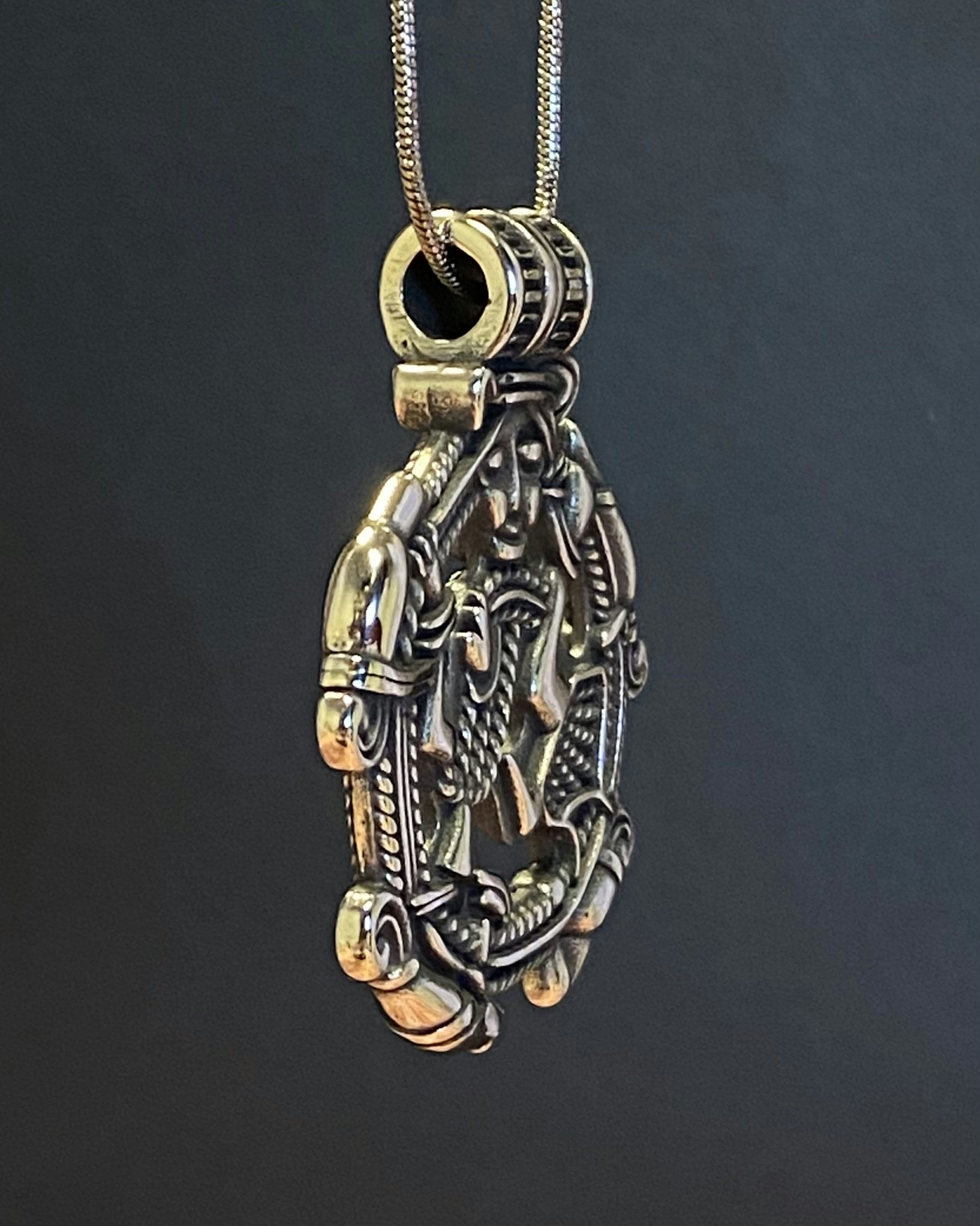 “Gripedyr” Borre style viking pendant