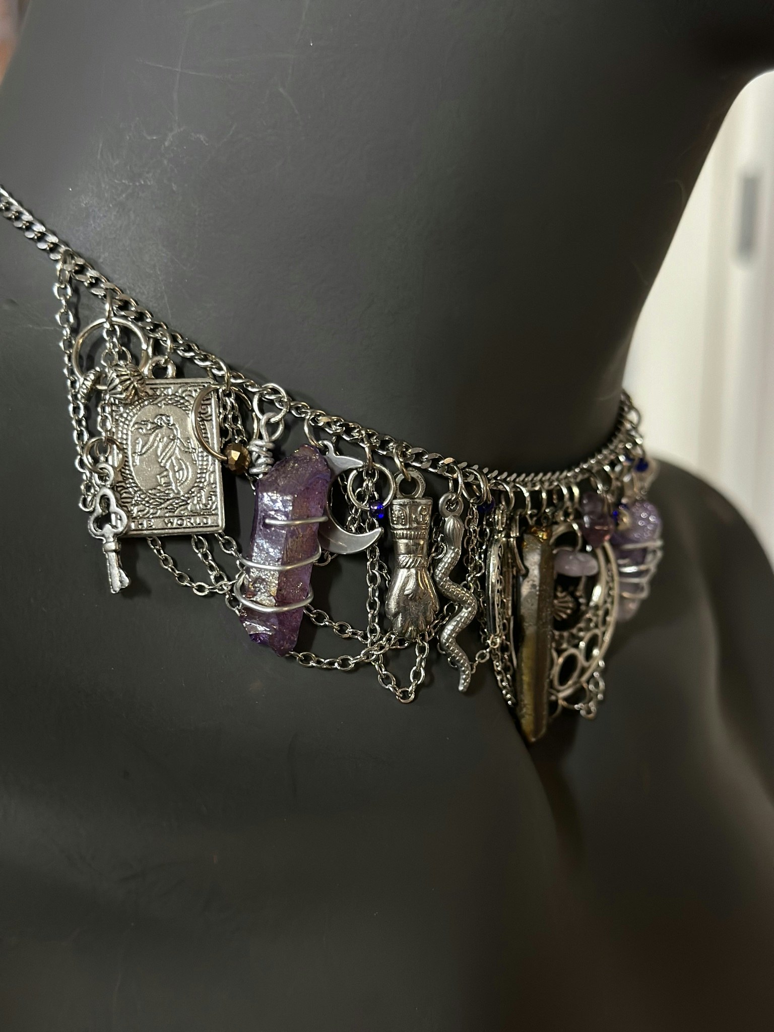 Witchy choker