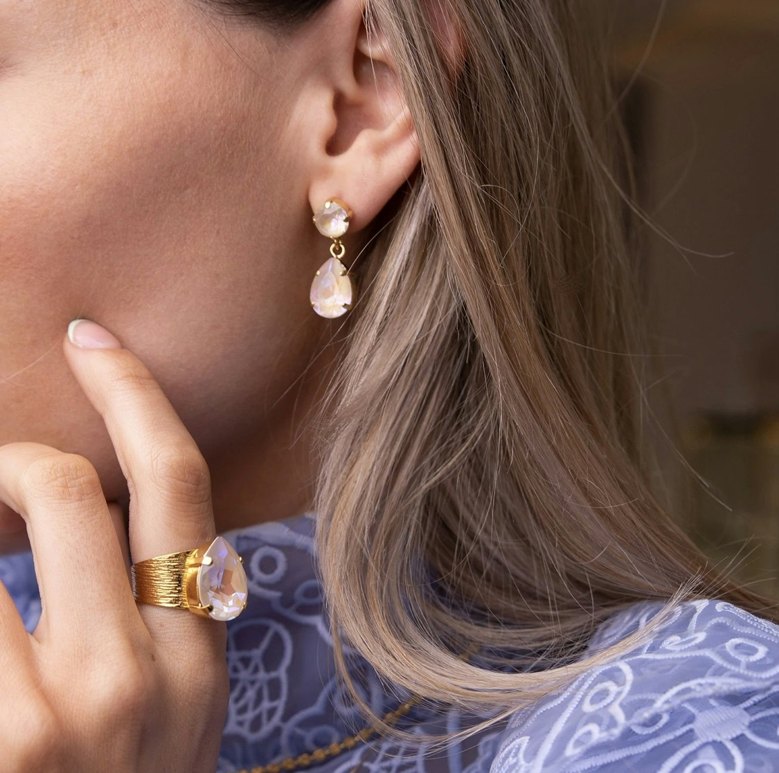 Mini Drop Earrings Ivory Cream Delite/Rhodium