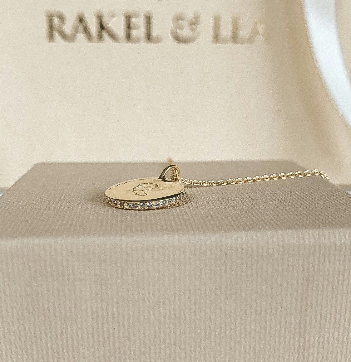 Quaintrelle Signature Necklace Gold