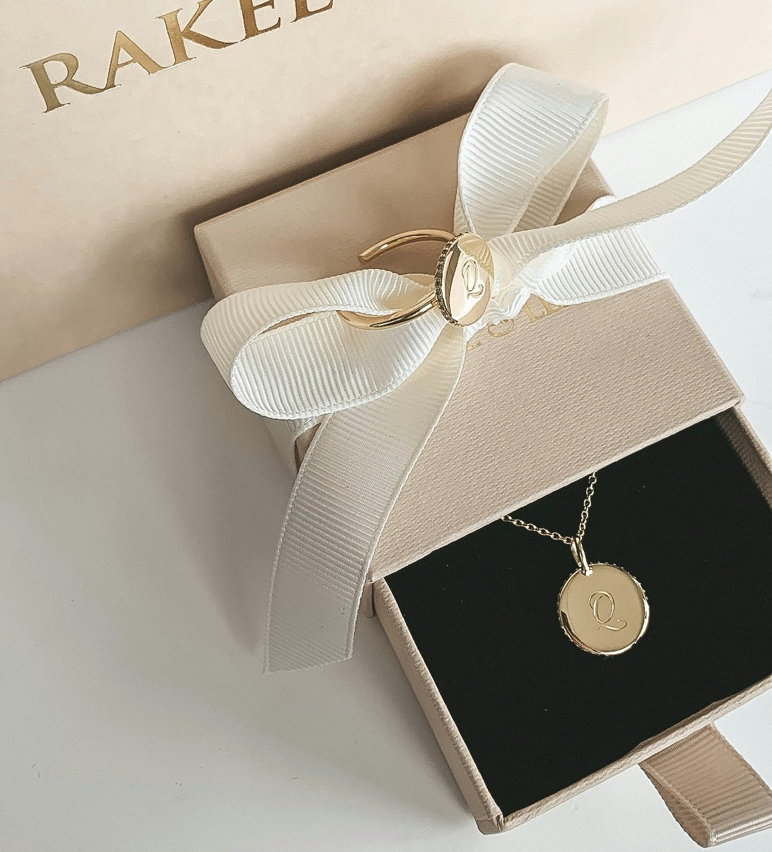 Quaintrelle Signature Necklace Gold