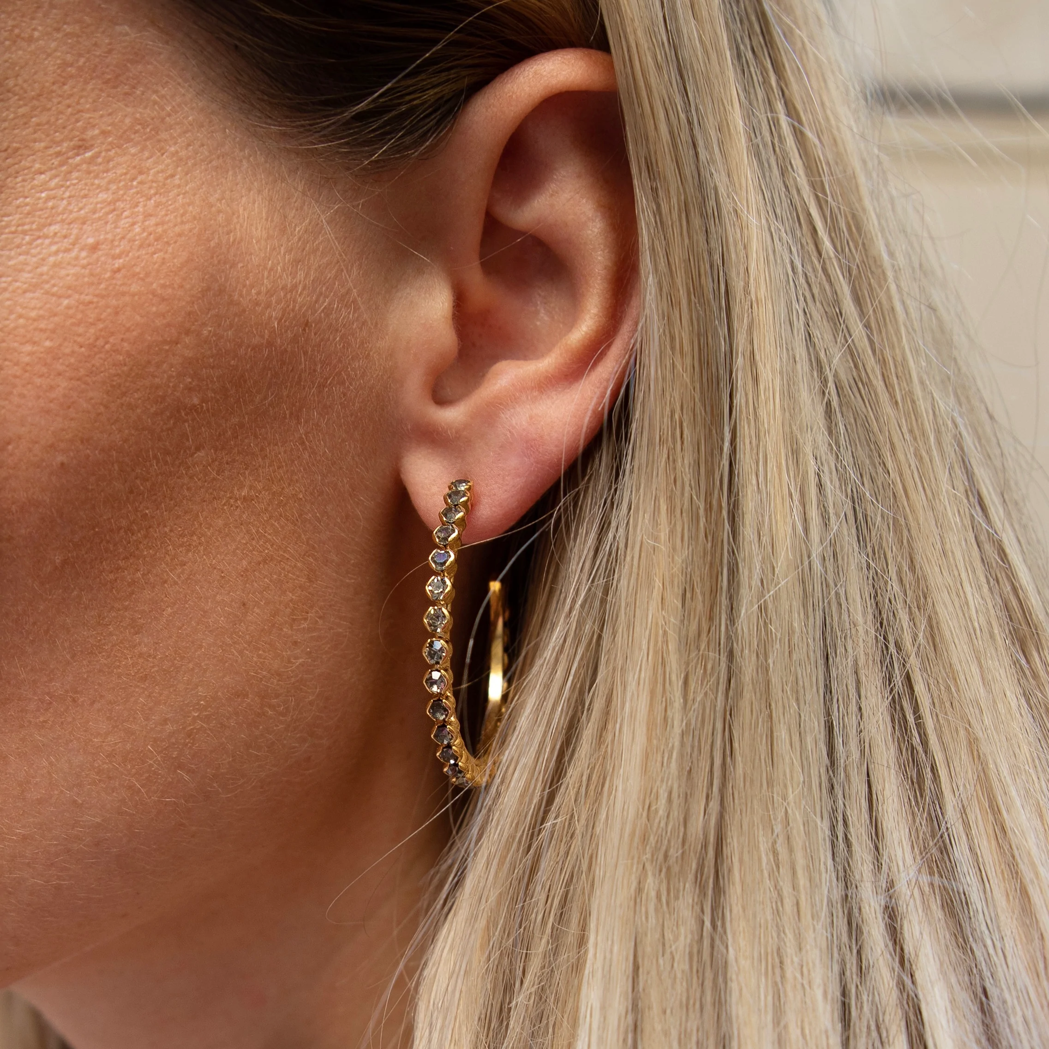 Siri Large Earrings Gold/ Black Diamond
