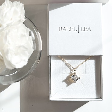 Lola Necklace Gold