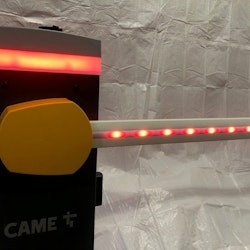 Trafikbom LED inkl bomrör max öppning 3,8m
