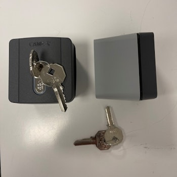 Nyckelbrytare med din cylinder & nyckel