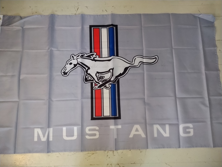 Flagga/Väggbonad Mustang 60-90 cm