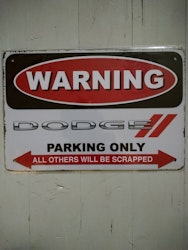Plåtskylt Dodge parking