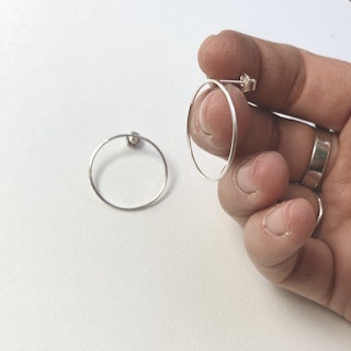 Circle earrings • Örhängen med cirklar