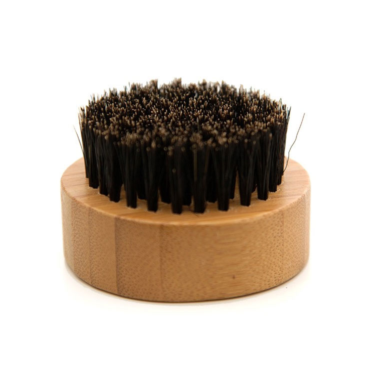 Nõberu of Sweden Skäggborste, rund skäggborste av bambu och naturborst som känns mjuk mot huden och reder ut ditt skägg utan att slita på hårstråna.