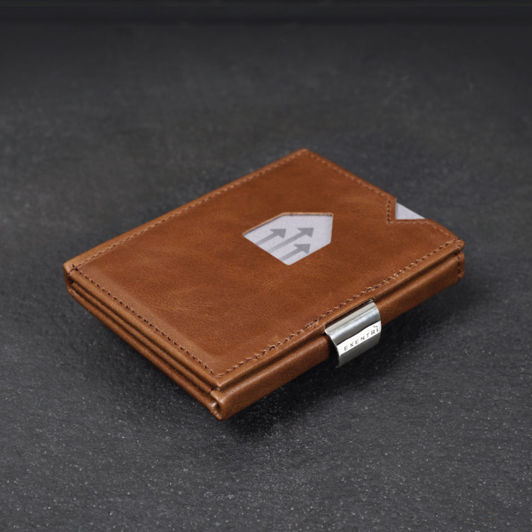 Exentri Wallet Hazelnut, smart plånbok designad för kort, sedlar och kvitton.