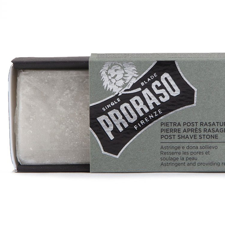 Proraso Post Shave Stone, alunsten som stoppar mindre blödningar vid små skärsår samt drar ihop porerna efter rakning.
