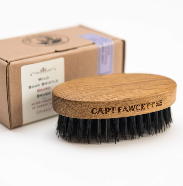 Captain Fawcett Wild Boar Bristle Beard Brush, Handgjord skäggborste av ek fylld med vildsvinsborst.
