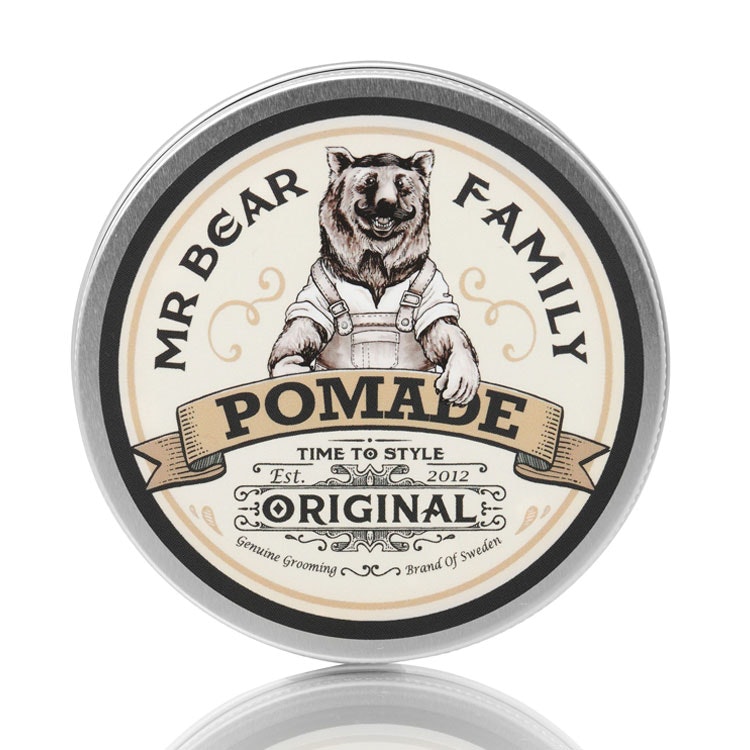 Mr Bear Family Pomade Original, En vattenbaserad pomada som ger textur, medium glans och en naturlig look.