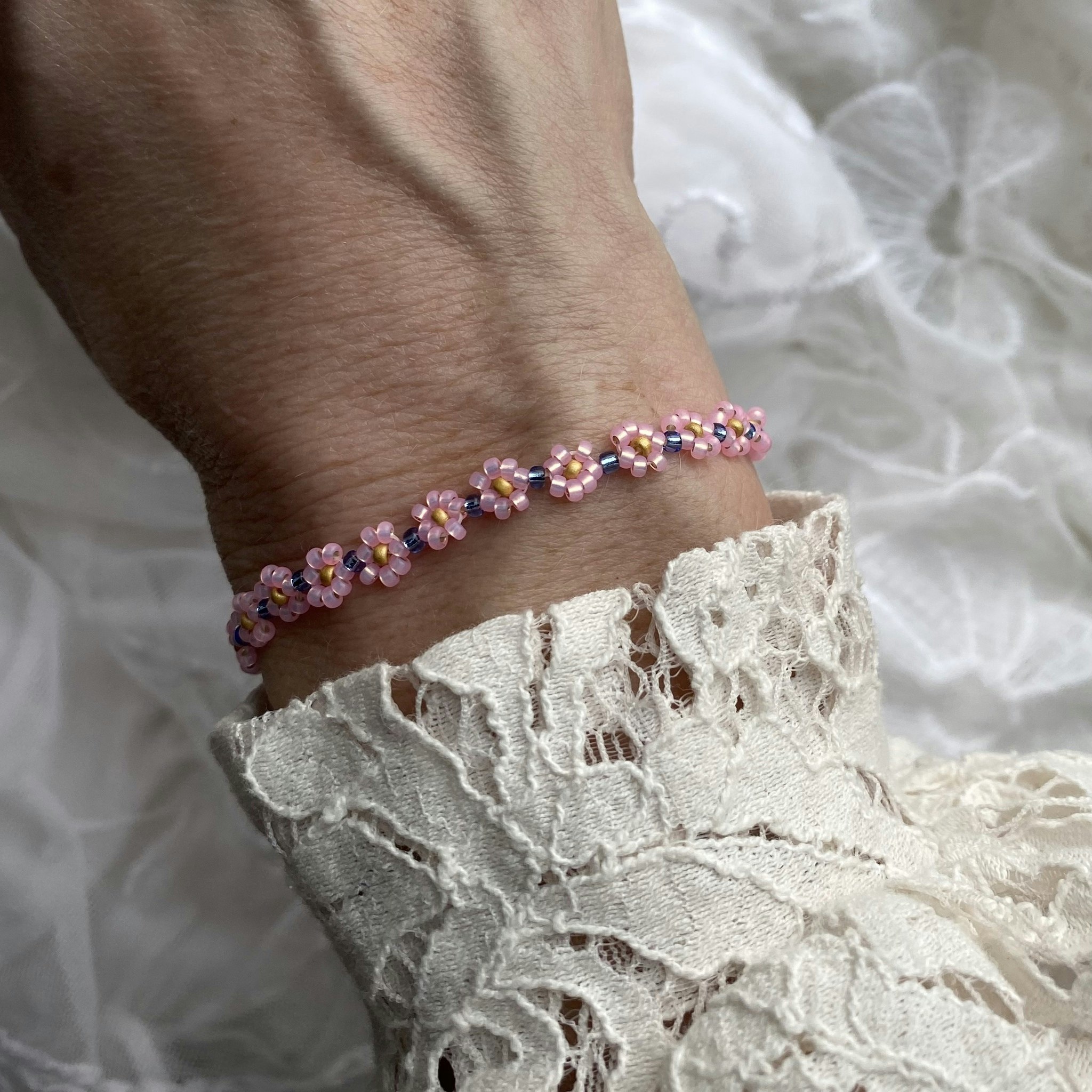 Armband - blommor - Meja Pärlor och Ting