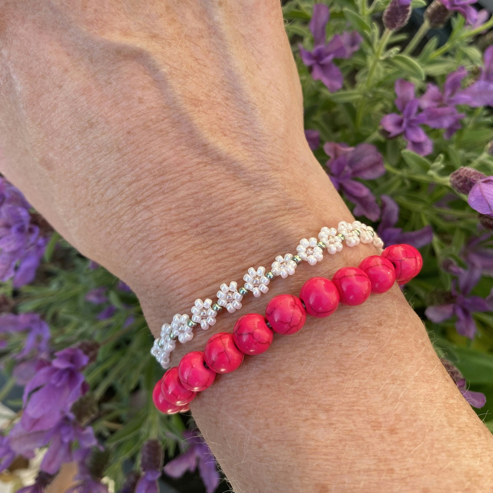 Armband - Howlite cerise