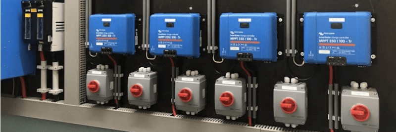 Flera SmartSolar regulatorer i en laddgrupp