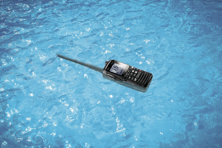  Standard Horizon - Floating 6 Watt Class H DSC Handheld VHF with GPS, Blue