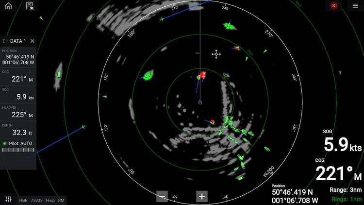 Raymarine - Quantum 2, Q24D, svart,  inkl. 15m el och datakabel