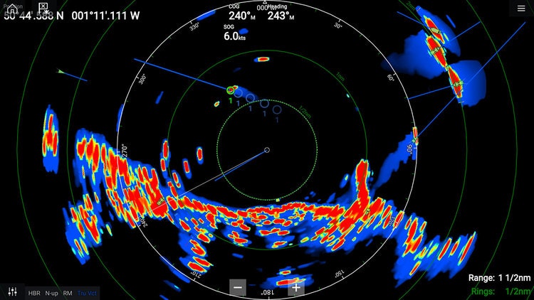 Raymarine - Quantum 2, Q24D, svart,  inkl. 15m el och datakabel