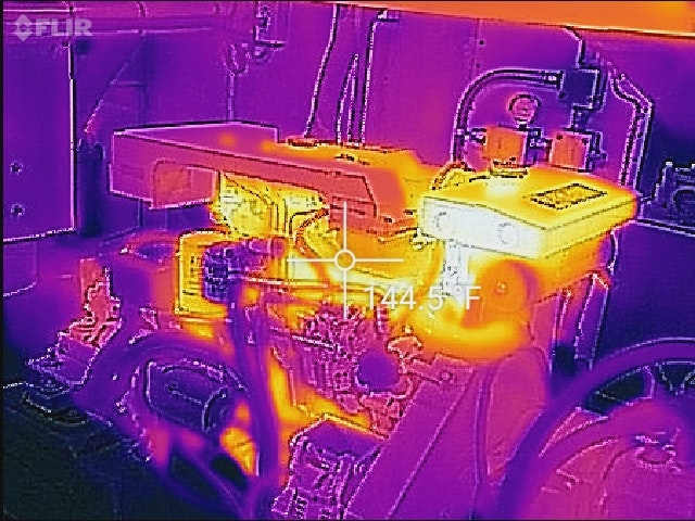 FLIR - AX8 Kamera för både synligt ljus och värmestråling med temperatusmätning