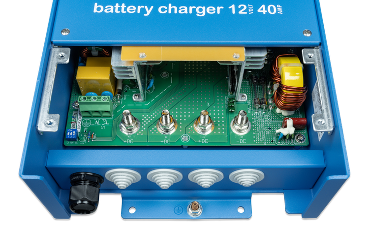 Victron Energy - Centaur Batterieladegerät 12V/40A 3 Ausgänge